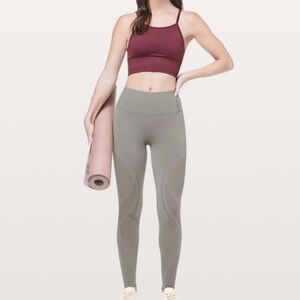 Lululemon Reveal tight-Mindless motion